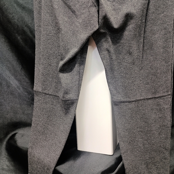 Gray Textured Leggings - Picture 5 of 10